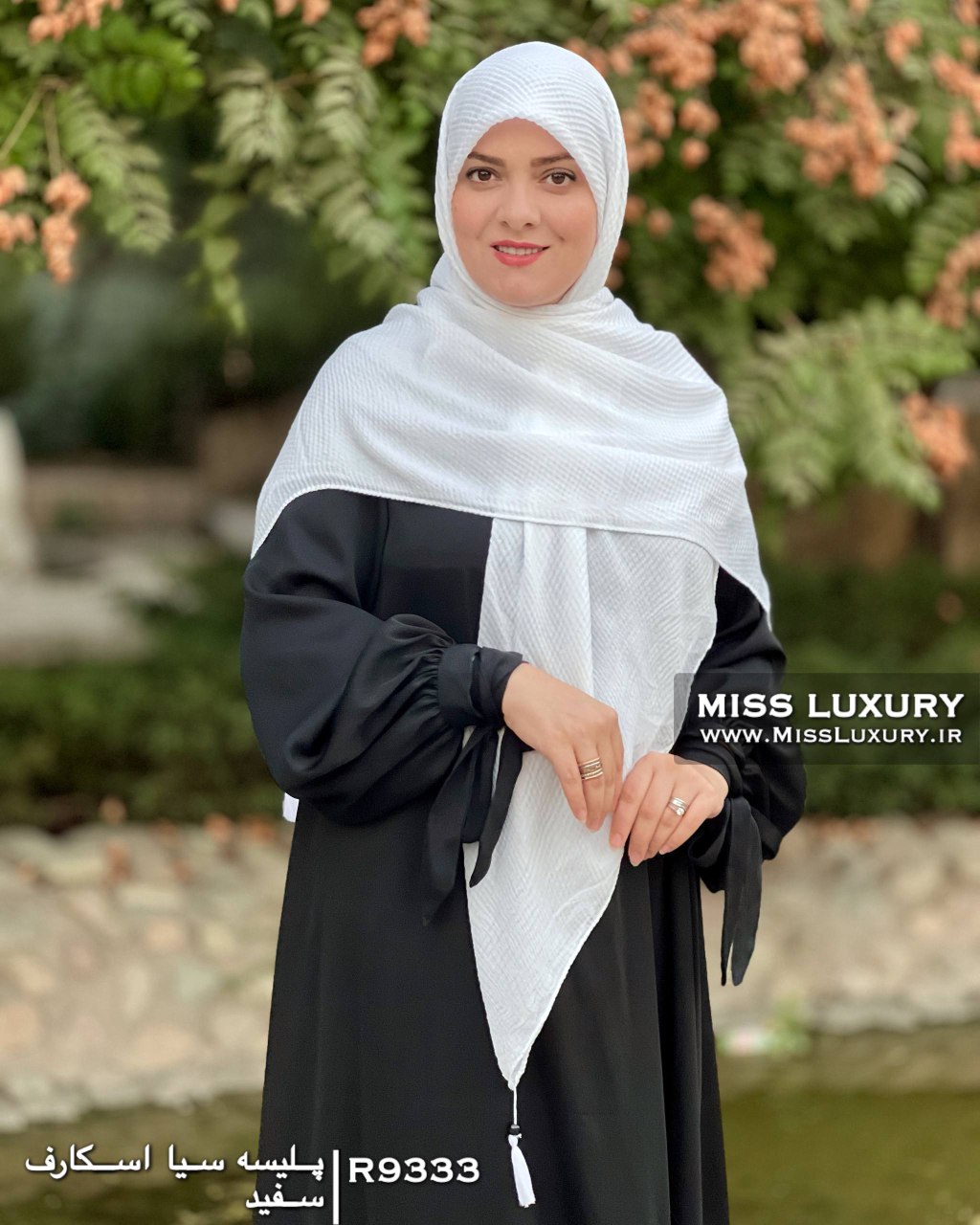 روسری پلیسه سیا اسکارف سفید میس لاکچری