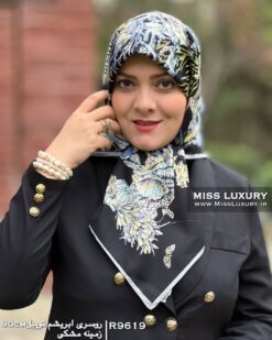 روسری ابریشم توییل زمینه مشکی میس لاکچری