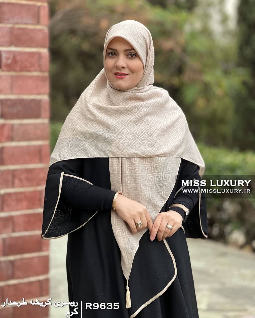 روسری کریشه طرحدار کرم میس لاکچری