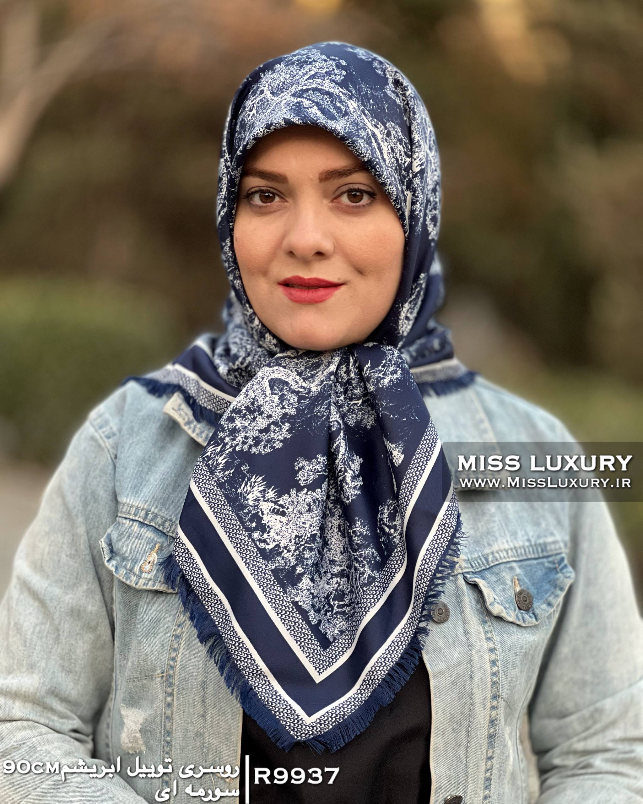 روسری توییل ابریشم سورمه ای میس لاکچری
