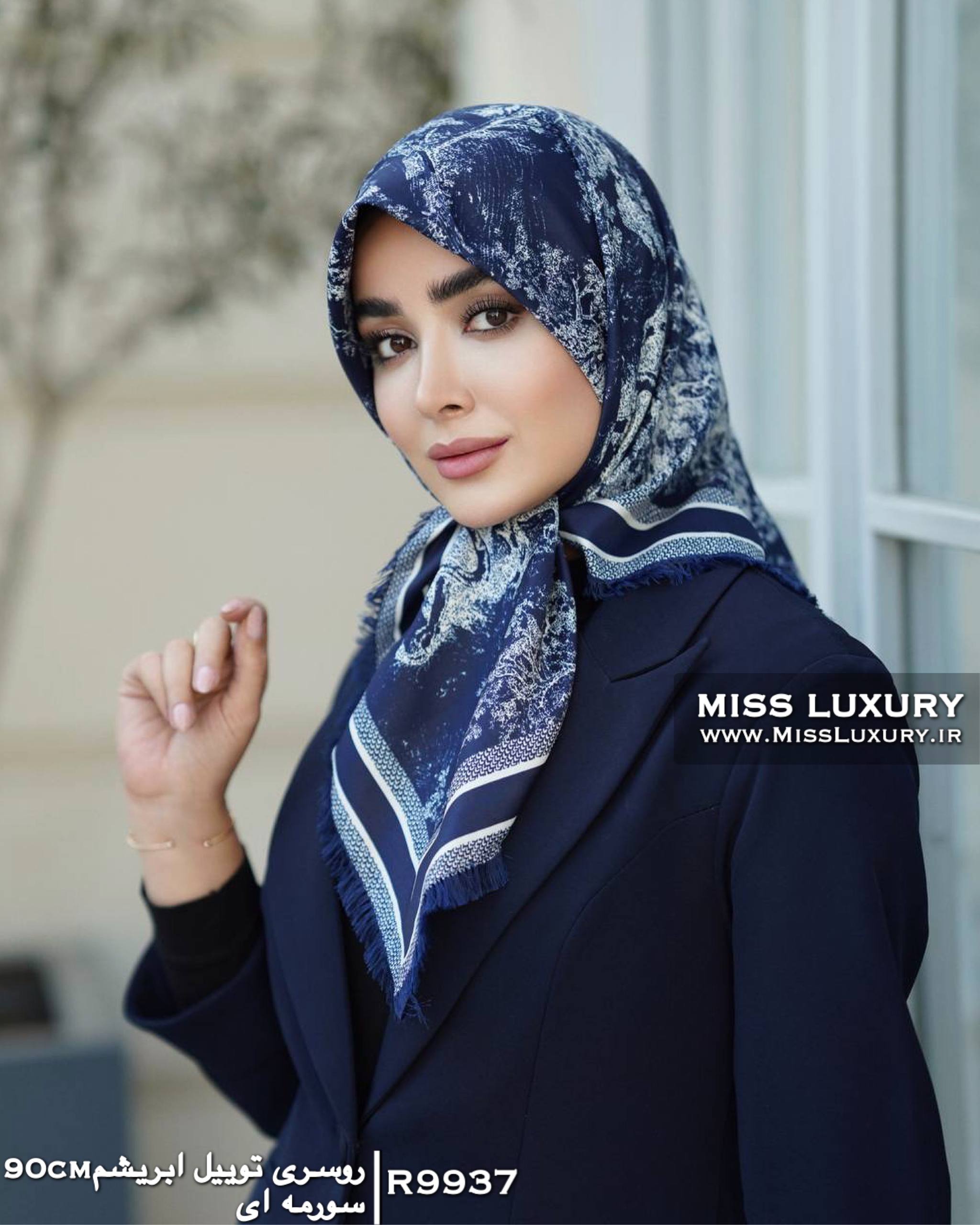 روسری توییل ابریشم سورمه ای میس لاکچری