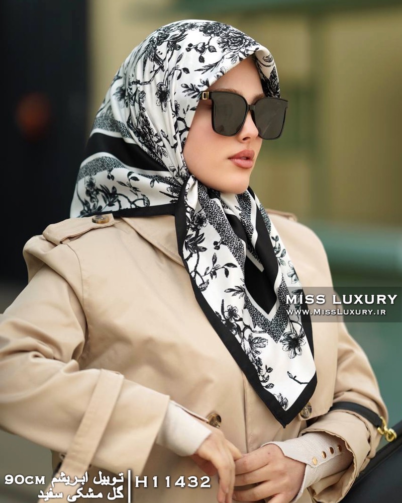 خرید روسری توییل ابریشم گل مشکی سفید میس لاکچری