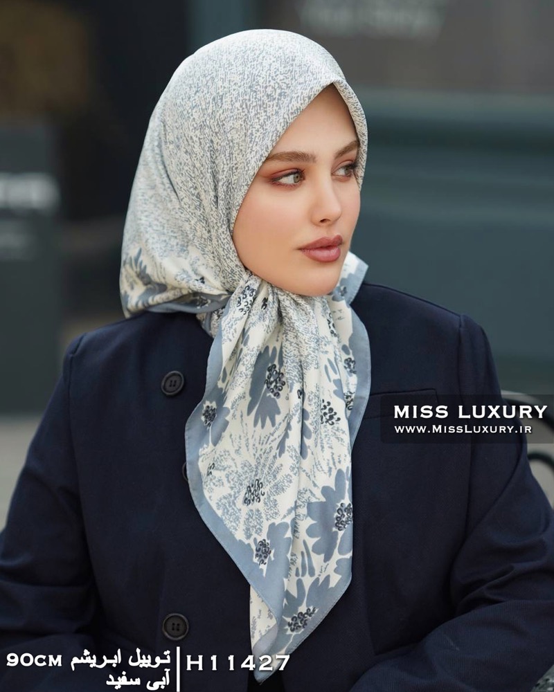 روسری توییل ابریشم آبی سفید میس لاکچری