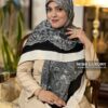 روسری کشمیر ابریشم ژاکارد مشکی طوسی میس لاکچری